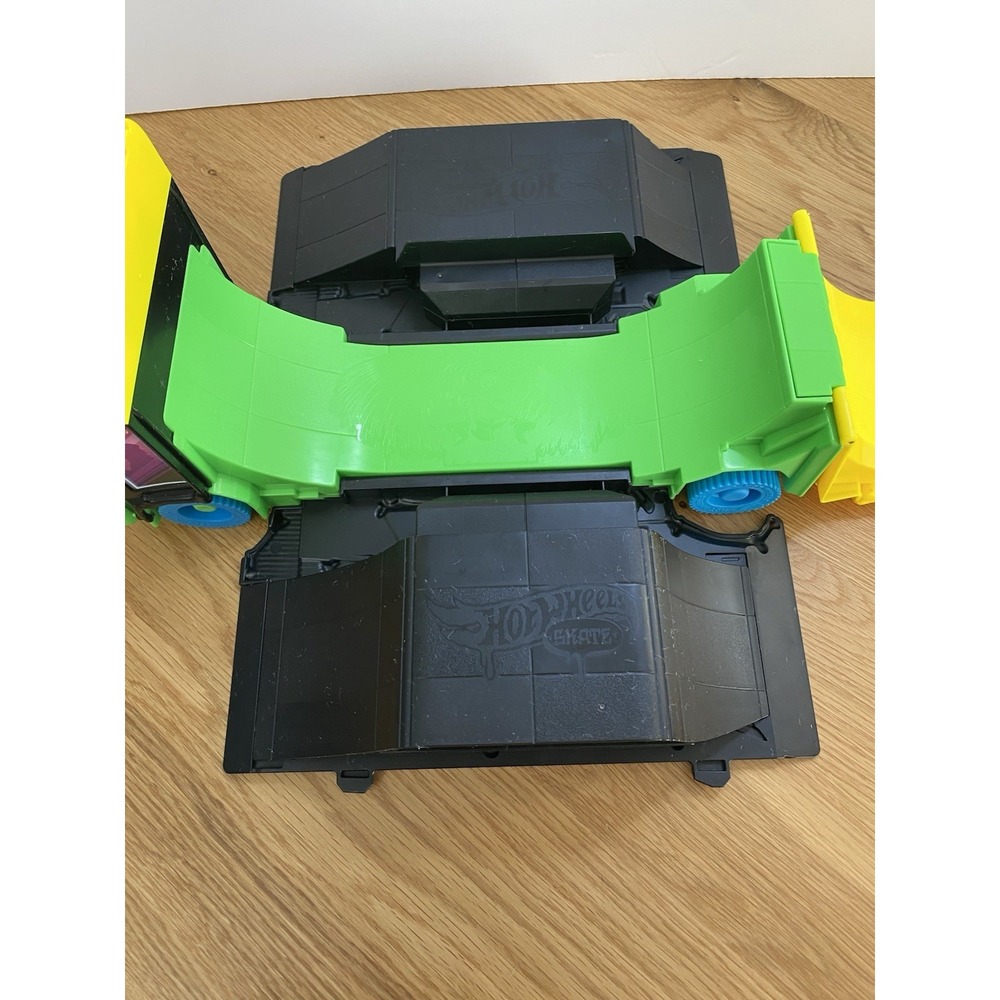 Hot Wheels Tony Hawk World Tour Skate Bus Playset Ramp Truck Base No Accessories - Picture 6 of 13